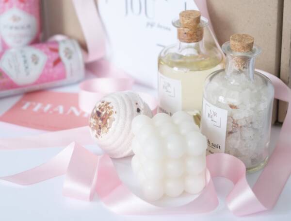 Double Bubbly Bath Bliss Pamper Box Bath Bomb Candle Bath Salt Combo